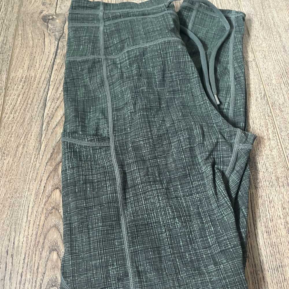 Zyia checkered drawstring leggings with pockets.